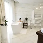 Zochova - Adult Friendly 莫德拉