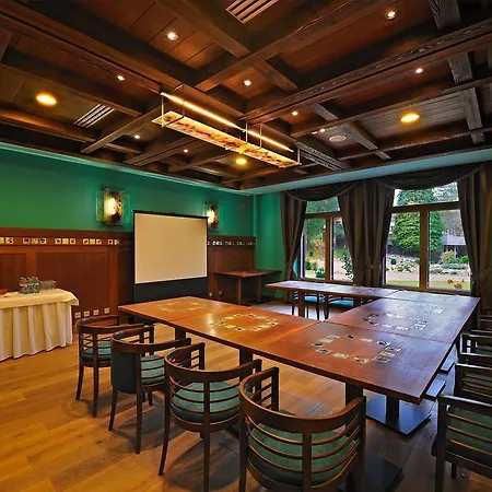 Zochova - Adult Friendly Modor