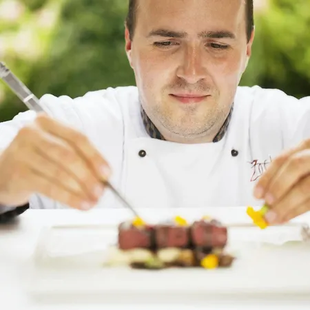 Zochova - Adult Friendly Modor